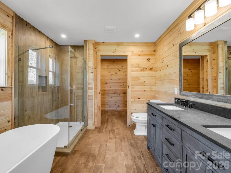 Main Bedroom Bathroom