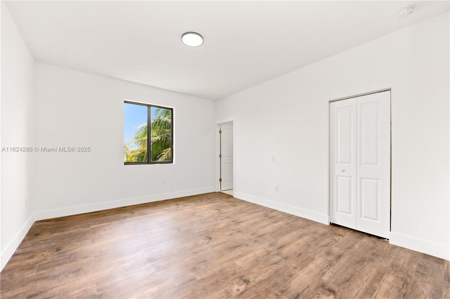 Spacious, unfurnished interior of a new home in , Florida City (Image 16).