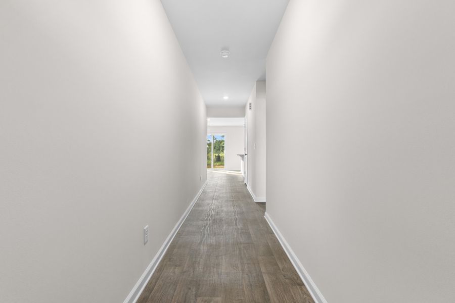 Spacious, unfurnished interior of a new home in Sibley Village, Sumter (Image 14).