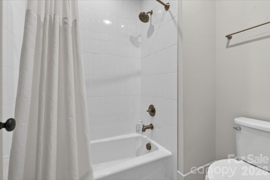 Image 43 of a home in .