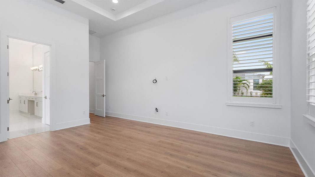 Spacious, unfurnished interior of a new home in Artistry Palm Beach, Palm Beach Gardens (Image 29).