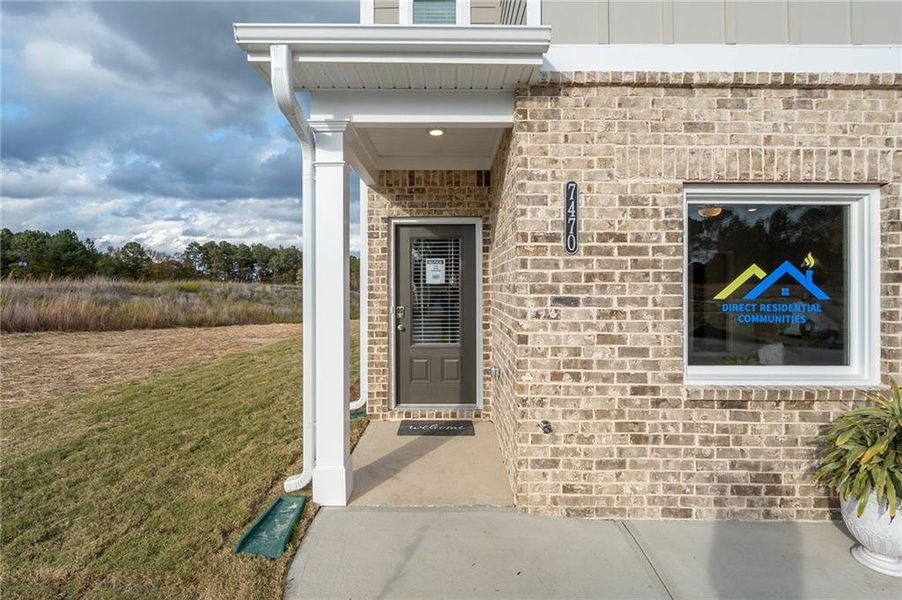 Exterior details and patio area of a home in Creekside Village, Lithonia (Image 3).