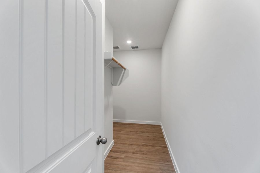 Spacious, unfurnished interior of a new home in Highland Ridge, New Braunfels (Image 33).