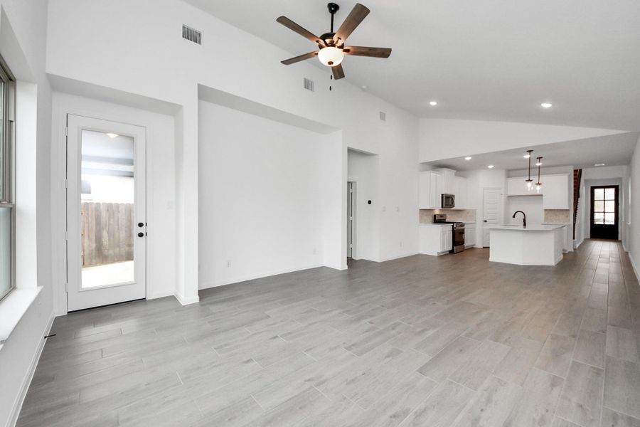 Spacious, unfurnished interior of a new home in Elyson, Katy (Image 23).