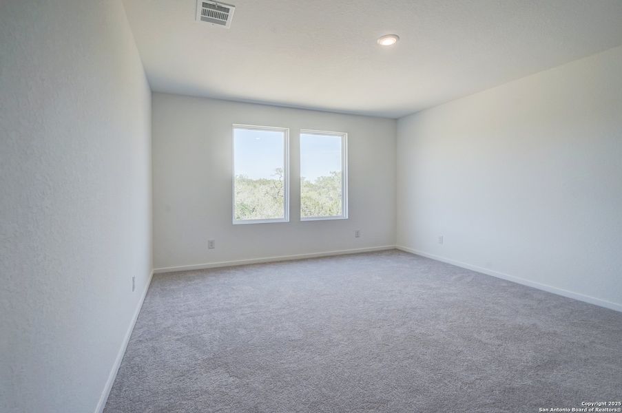 Spacious, unfurnished interior of a new home in , San Antonio (Image 42).