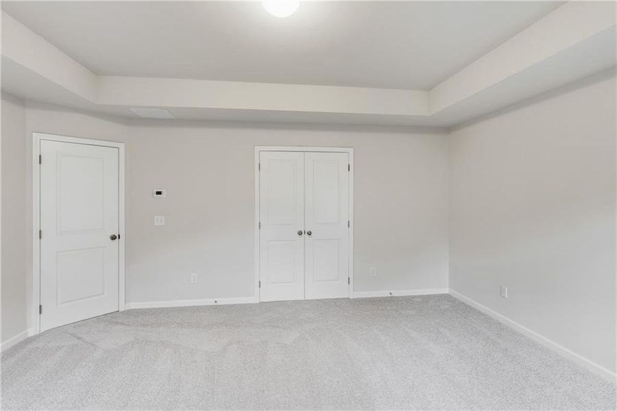 Spacious, unfurnished interior of a new home in , Jefferson (Image 9).