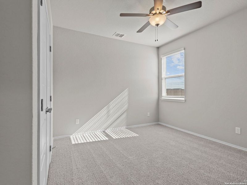 Spacious, unfurnished interior of a new home in Hannah Heights, Seguin (Image 31).