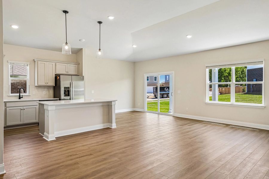 Spacious, unfurnished interior of a new home in Cades Bluff, Lebanon (Image 17). Spacious, unfurnished interior of a new home in Cades Bluff, Lebanon (Image 17).