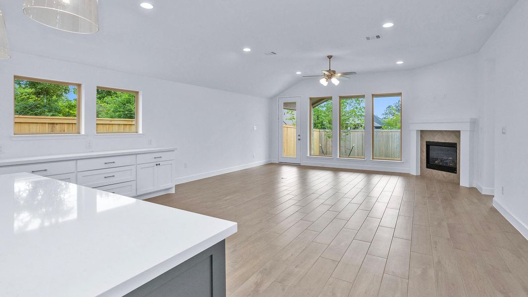 Spacious, unfurnished interior of a new home in Kresston, Montgomery (Image 11).