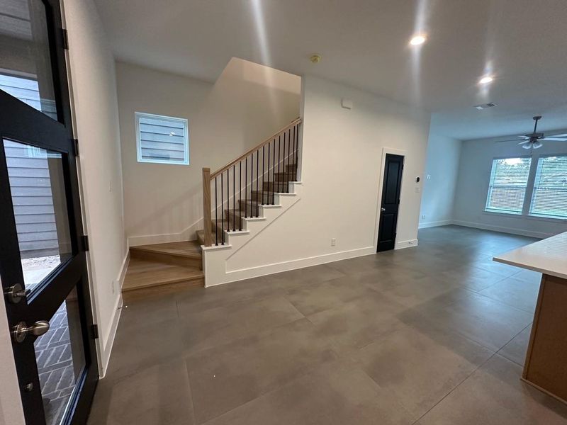 Spacious, unfurnished interior of a new home in , Houston (Image 18).