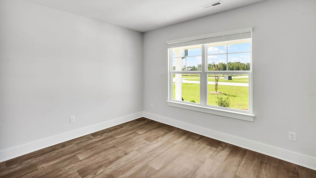 Spacious, unfurnished interior of a new home in Merchant Point, Jacksonville (Image 21).