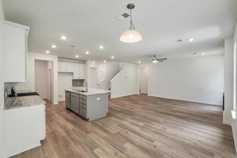 Spacious, unfurnished interior of a new home in Oakley Pointe, Moncks Corner (Image 17).