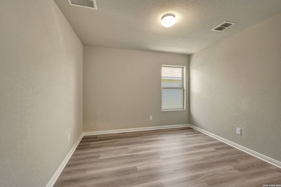 Spacious, unfurnished interior of a new home in Paloma Park, Converse (Image 28).