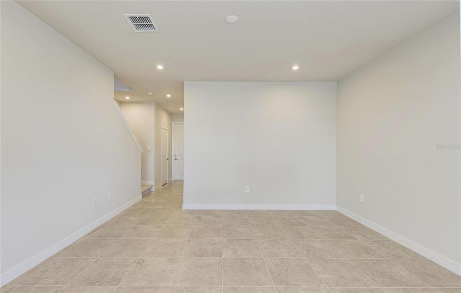 Spacious, unfurnished interior of a new home in , Bradenton (Image 21).