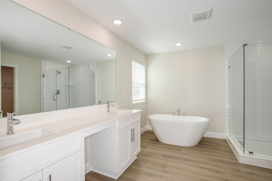 Furnished interior view inside a new home in Pasadena Woods, Dade City (Image 9).