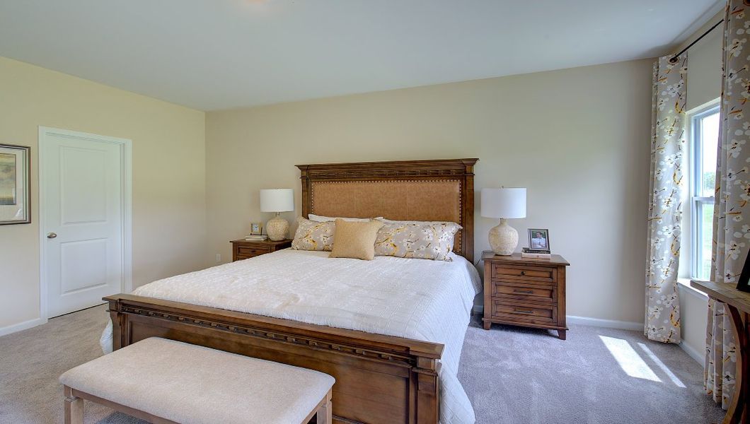Furnished interior view inside a new home in Valleywood Farms, Waynesville (Image 28).