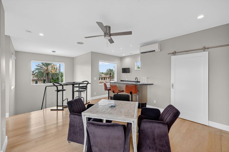 Furnished interior view inside a new home in , Fort Lauderdale (Image 49).