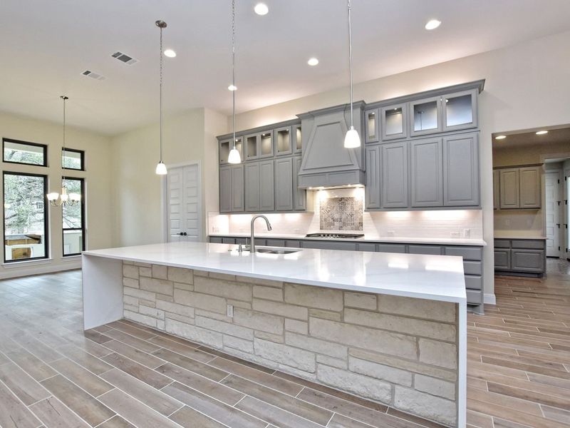 Representative furnished interior of a home built from the Avalon by Giddens Homes in Scofield Farms Estates, Georgetown (Image 83).