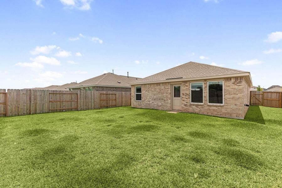 Exterior details and patio area of a home in , Katy (Image 3).