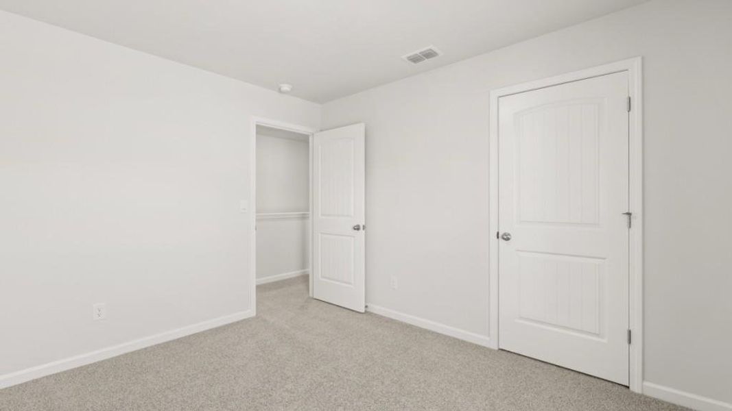 Spacious, unfurnished interior of a new home in Sheffield Highlands, Dallas (Image 13).