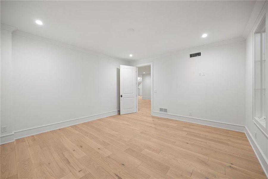 Spacious, unfurnished interior of a new home in , Atlanta (Image 42).