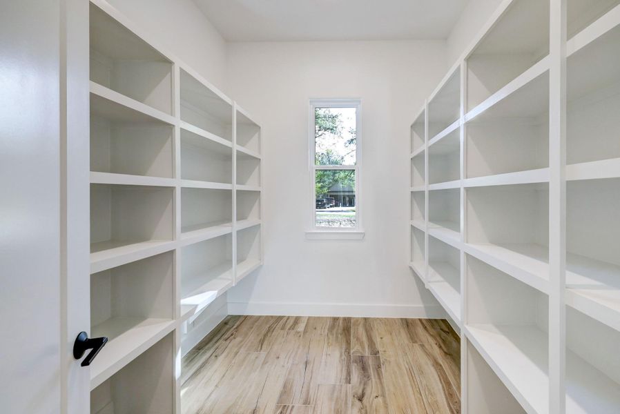 THE PICTURE SHOWN IS NOT THE ACTUAL HOME. TRINITY SIGNATUE HOMES IS BUILDING A SIMILAR FLOOR PLAN. THE PICTURE SHOWN IS NOT THE ACTUAL HOME. TRINITY SIGNATUE HOMES IS BUILDING A SIMILAR FLOOR PLAN.