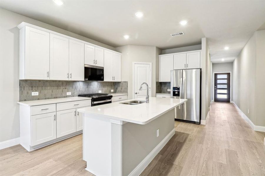 Photo is not of the actual home, but is an inspirational photo of builder’s model home and may depict options, furnishings, and/or decorator features that are not included. Photo is not of the actual home, but is an inspirational photo of builder’s model home and may depict options, furnishings, and/or decorator features that are not included.