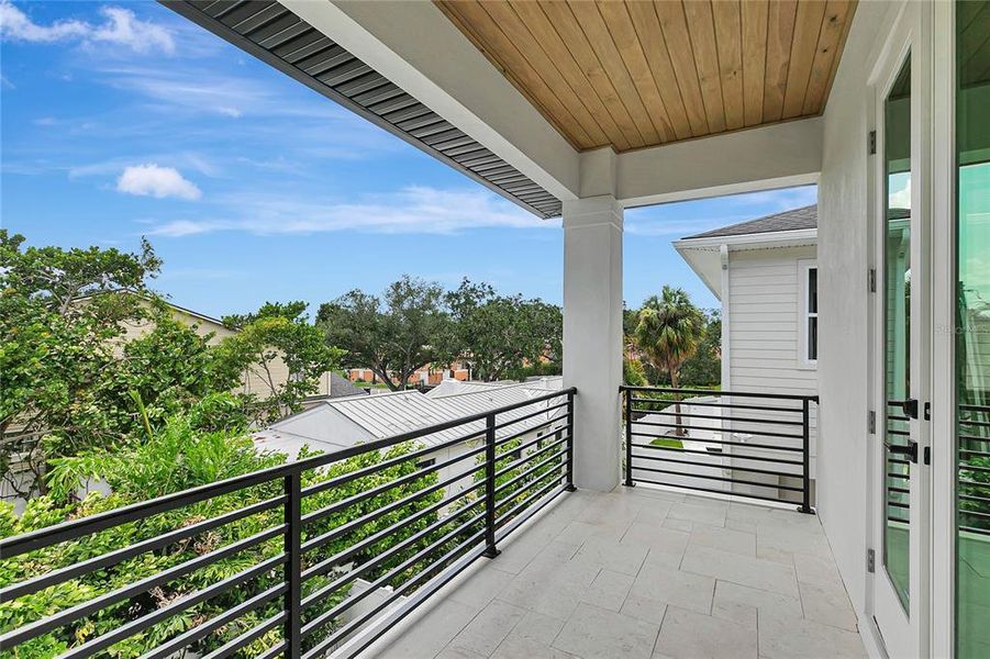 Exterior details and patio area of a home in , Tampa (Image 27).