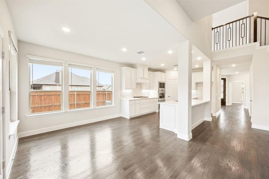 Spacious, unfurnished interior of a new home in Triple Diamond Ranch, Mansfield (Image 33).