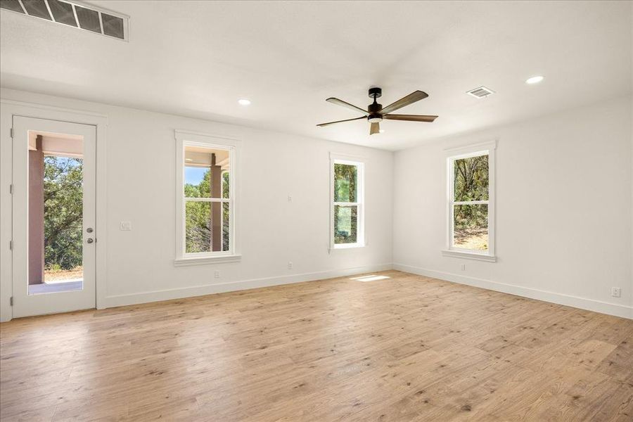 Spacious, unfurnished interior of a new home in , Bluff Dale (Image 25).