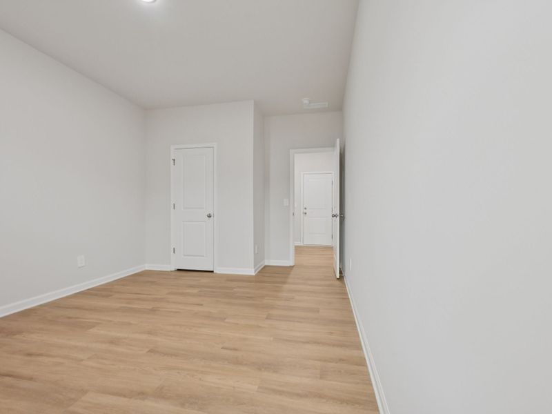 Spacious, unfurnished interior of a new home in Avalon Place - Signature Series, Durham (Image 11).