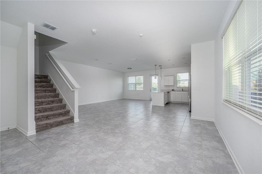 Spacious, unfurnished interior of a new home in , Davenport (Image 23).