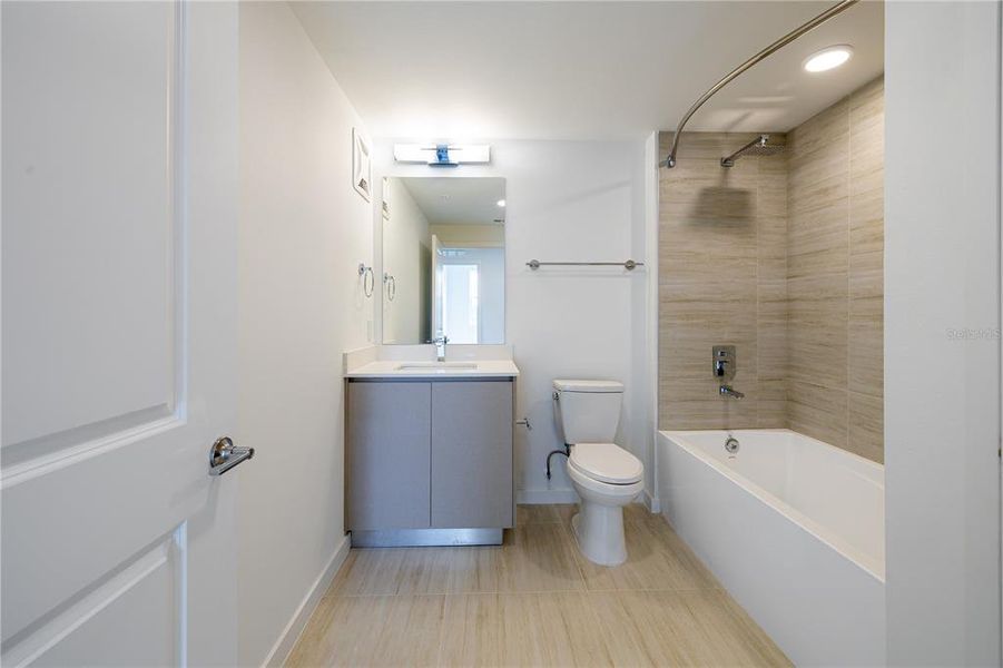 Furnished interior view inside a new home in , Orlando (Image 10).