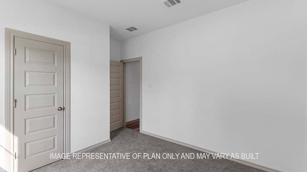 Representative unfurnished interior of a home built from the Midland by D.R. Horton in Springwood, Beaumont (Image 24).