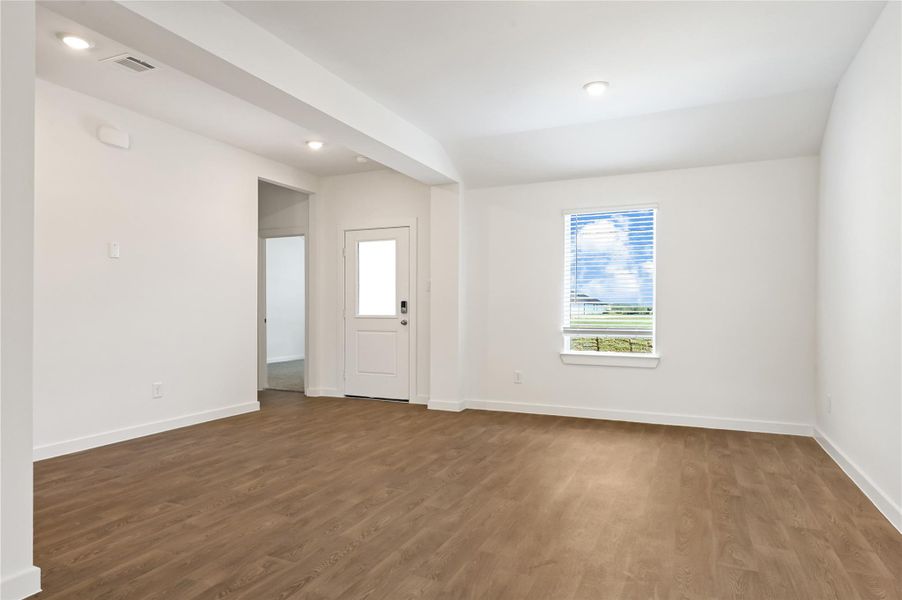 Spacious, unfurnished interior of a new home in Blue Heron Estates, Beasley (Image 15).