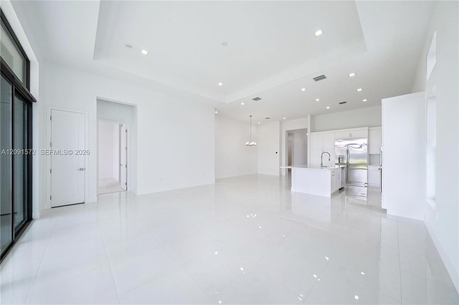 Spacious, unfurnished interior of a new home in , Boca Raton (Image 45). Spacious, unfurnished interior of a new home in , Boca Raton (Image 45).