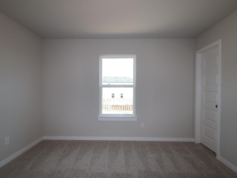 Spacious, unfurnished interior of a new home in Heritage, Dripping Springs (Image 9).
