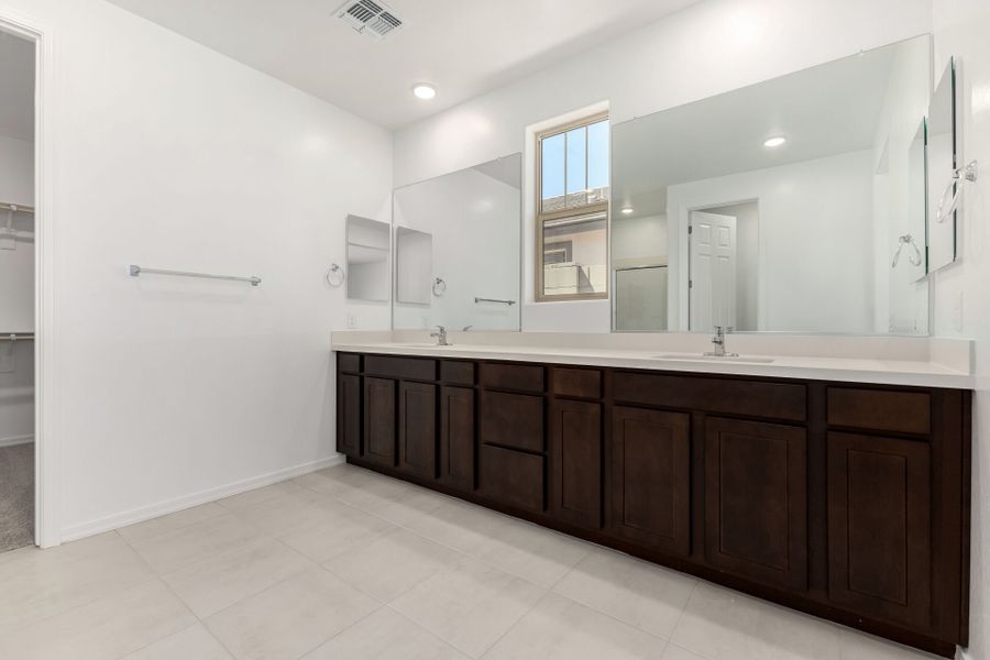 Furnished interior view inside a new home in Las Ventanas, Goodyear (Image 5).