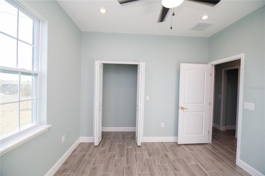 Spacious, unfurnished interior of a new home in , Lake Wales (Image 23).