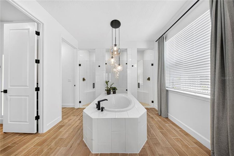 Furnished interior view inside a new home in , Wesley Chapel (Image 15).