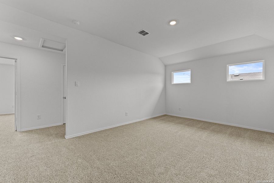 Spacious, unfurnished interior of a new home in Arroyo Ranch, Seguin (Image 37). Spacious, unfurnished interior of a new home in Arroyo Ranch, Seguin (Image 37).