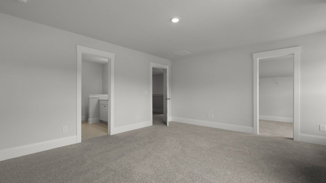 Spacious, unfurnished interior of a new home in Sheep Island, Summerville (Image 23).