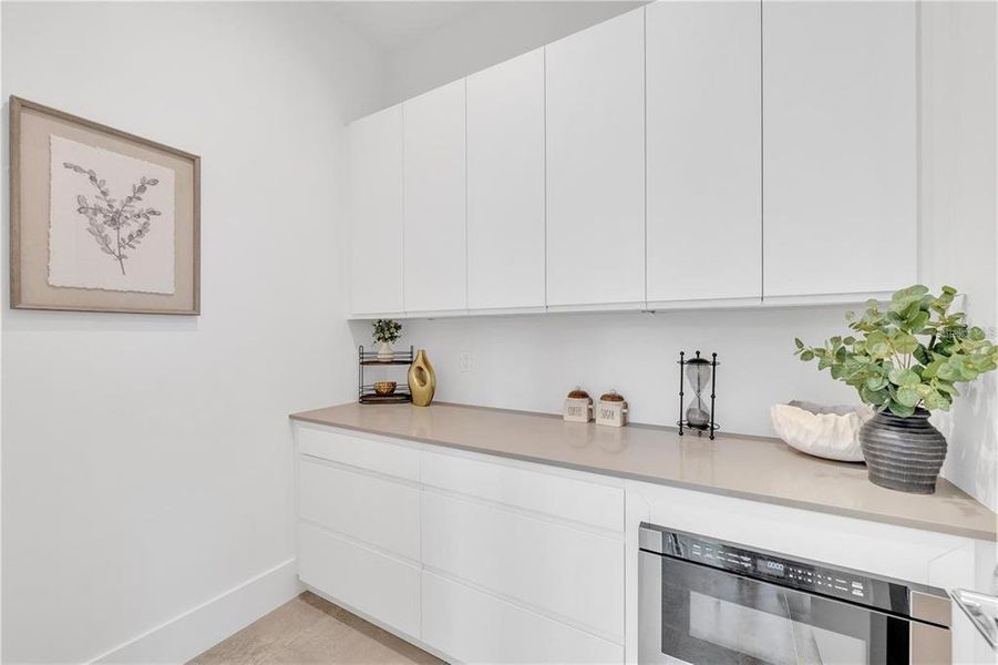 Furnished interior view inside a new home in , Sarasota (Image 83).