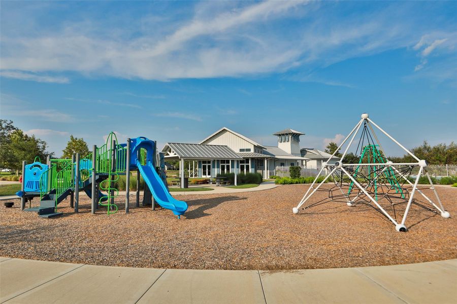 Community amenities in Coastal Point, League City (Image 16). Community amenities in Coastal Point, League City (Image 16).