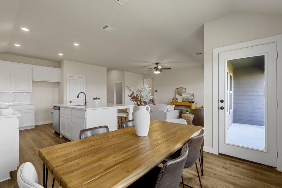 Representative furnished interior of a home built from the Essex by Cheldan Homes in Stoneview, Glen Rose (Image 41).