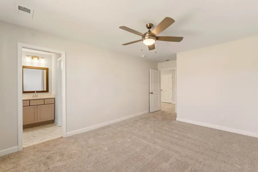 Spacious, unfurnished interior of a new home in Parris Meadows, Chesnee (Image 31).