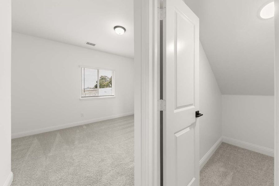 Spacious, unfurnished interior of a new home in Park Hills, Rockwall (Image 33).
