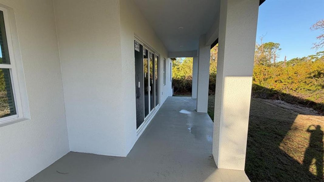 Exterior details and patio area of a home in , Port Charlotte (Image 3).