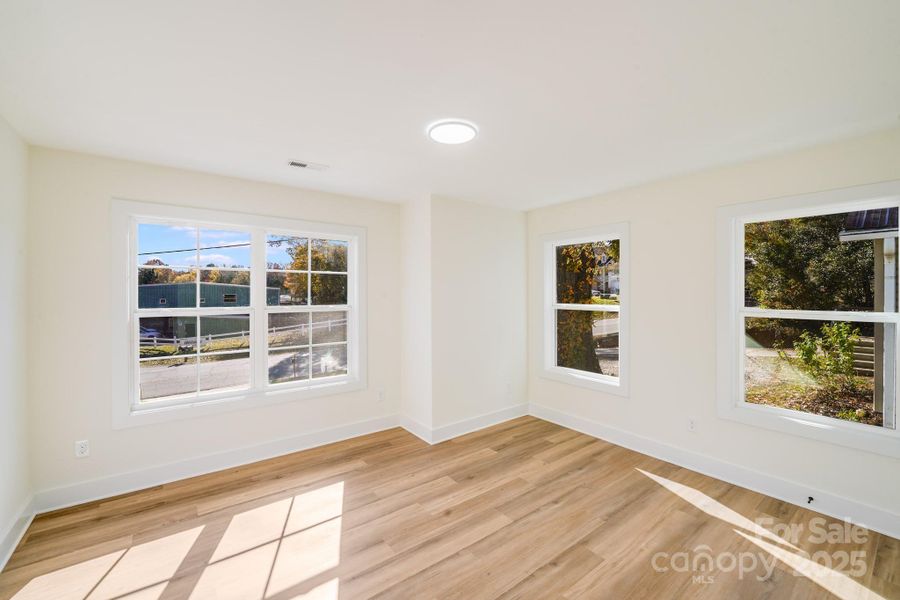 Spacious, unfurnished interior of a new home in , Concord (Image 12).