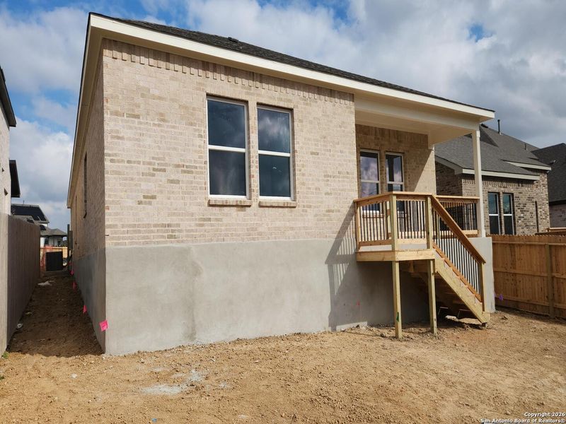 Exterior details and patio area of a home in Arcadia Ridge, San Antonio (Image 17).